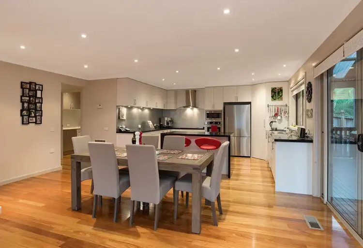 Sixth view of Homely house listing, 8 Kya-Lami Rise, Mooroolbark VIC 3138
