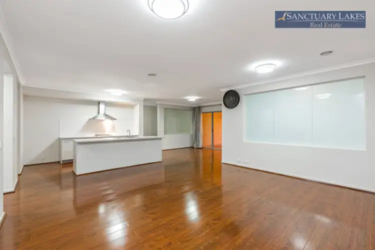 5 Tarcoola Crescent, Sanctuary Lakes VIC 3030