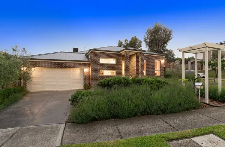 37 Larbert Road, Mooroolbark VIC 3138