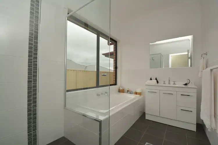 Fifth view of Homely house listing, 2 Kirkley Street, Lithgow NSW 2790