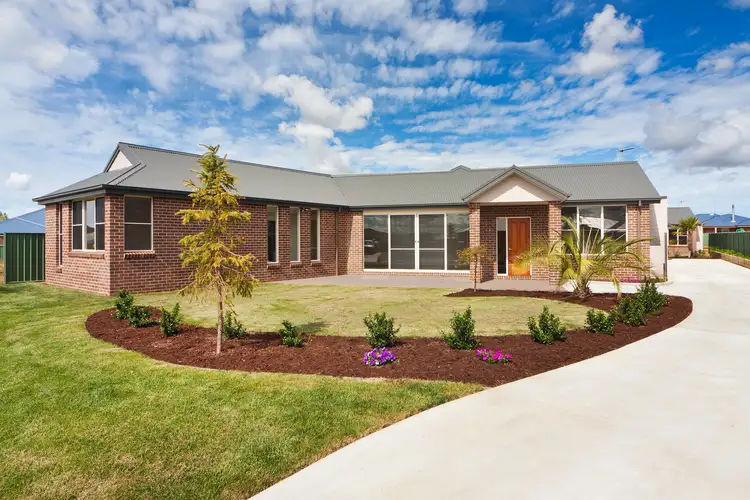 Main view of Homely townhouse listing, 1/7 Netherton Park Avenue, Armidale NSW 2350