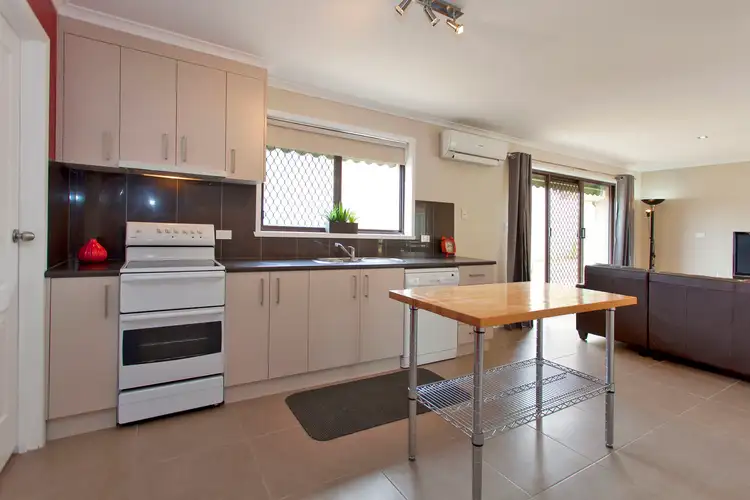 Sixth view of Homely house listing, 2/904 Doland Street, Albury NSW 2640