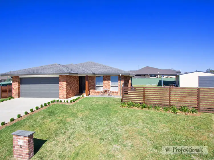 Main view of Homely house listing, 3 Hardman Close, Armidale NSW 2350