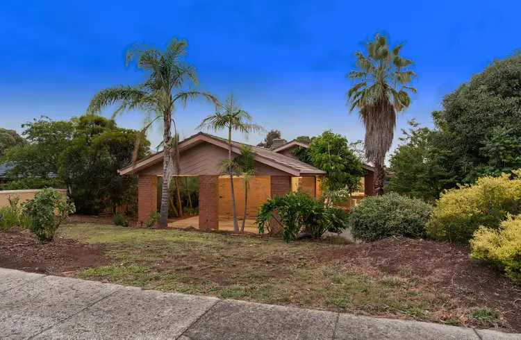 9 Blaxland Court, Mooroolbark VIC 3138