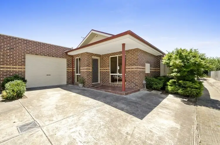 2/2 Watt Street, Sunshine VIC 3020