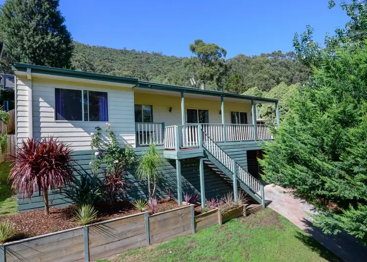 8 Mildura Avenue, Warburton VIC 3799