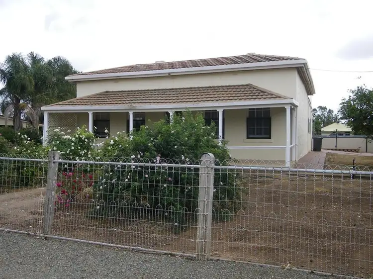 2 Hughes Street, Laura SA 5480