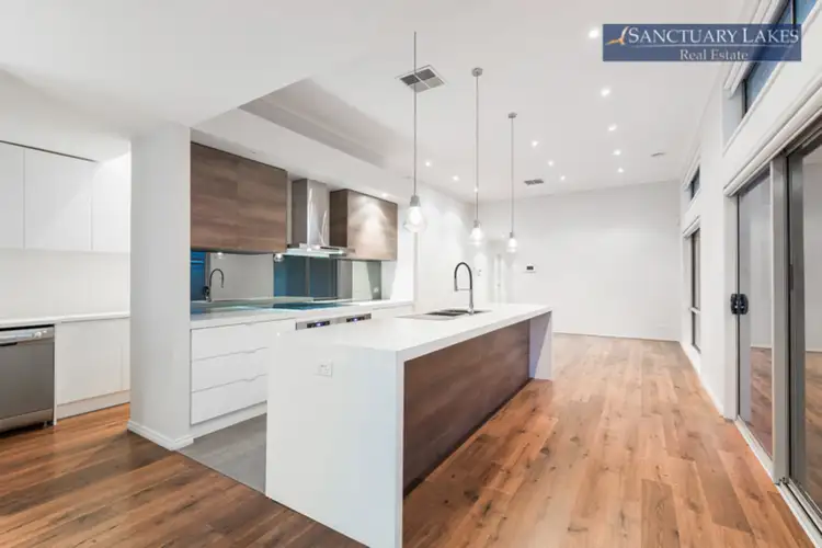 Sixth view of Homely house listing, 5 Rockefeller Way, Sanctuary Lakes VIC 3030