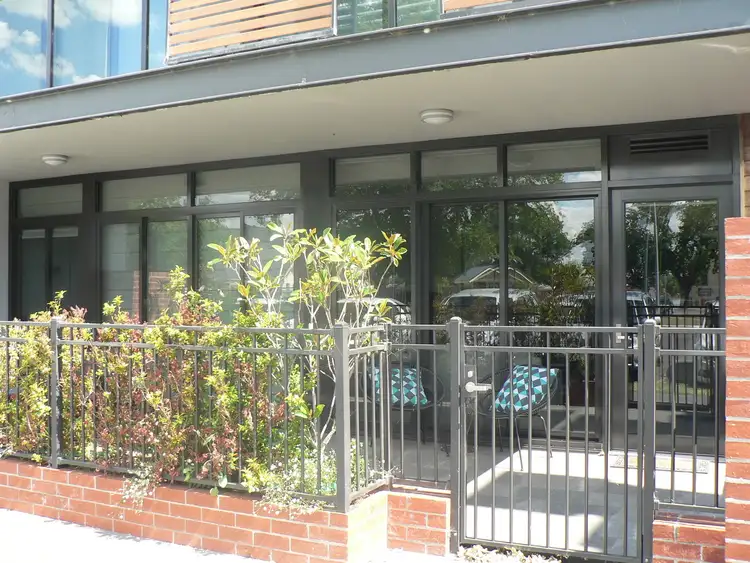 1B/18-22 Wendouree Parade, Lake Wendouree VIC 3350