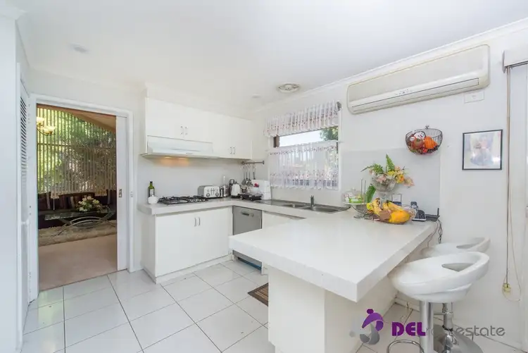Fifth view of Homely house listing, 6 Rhonda Close, Endeavour Hills VIC 3802