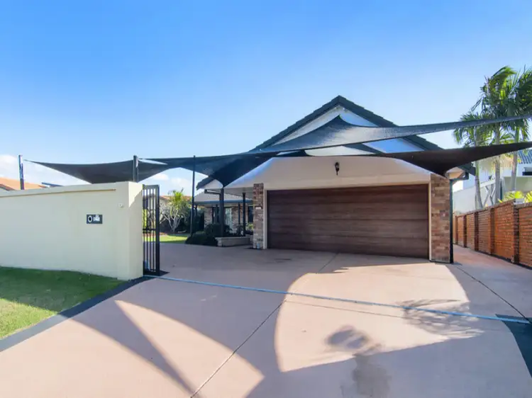 17 Kikori Crescent, Runaway Bay QLD 4216