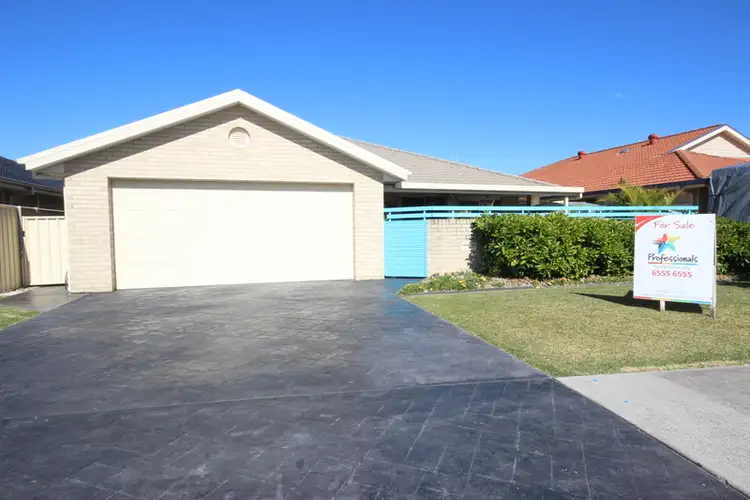 126 Kularoo Drive, Forster NSW 2428