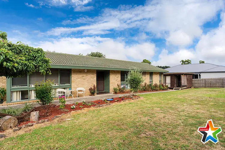 1 Bailey Grove, Wandin North VIC 3139