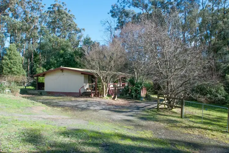 16 Surman Avenue, East Warburton VIC 3799