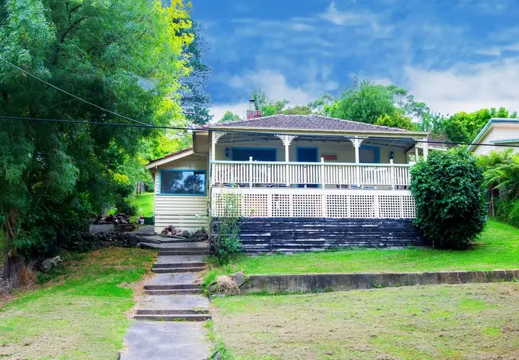 12 Station Road, Warburton VIC 3799