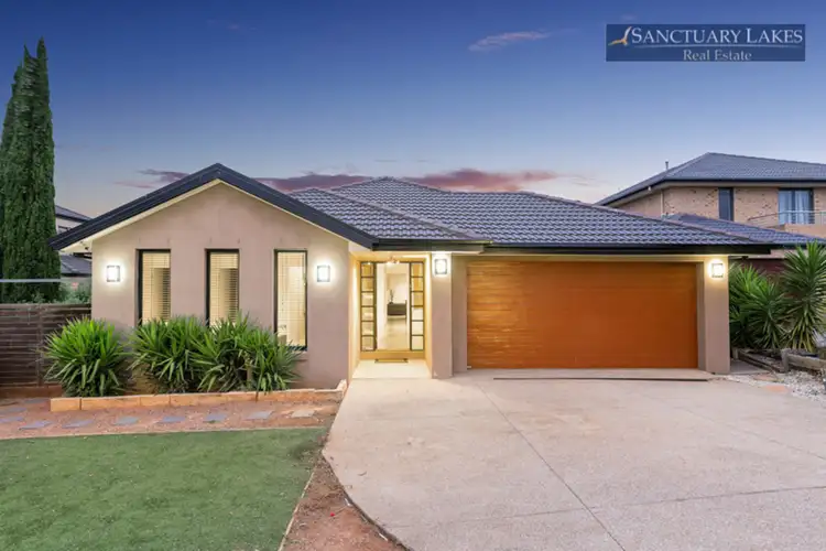51 Middle Park Drive, Sanctuary Lakes VIC 3030