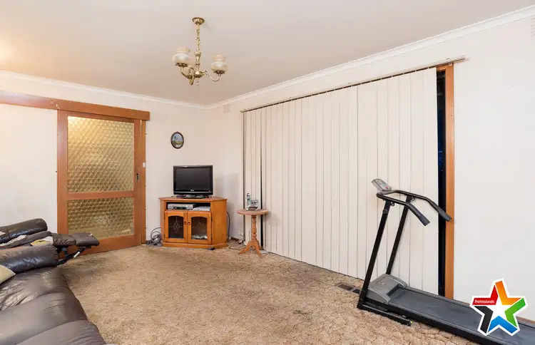 Sixth view of Homely house listing, 3 Malcolm Court, Mooroolbark VIC 3138