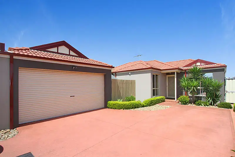 Main view of Homely unit listing, 2/9 Sayvel Close, Hillside VIC 3037