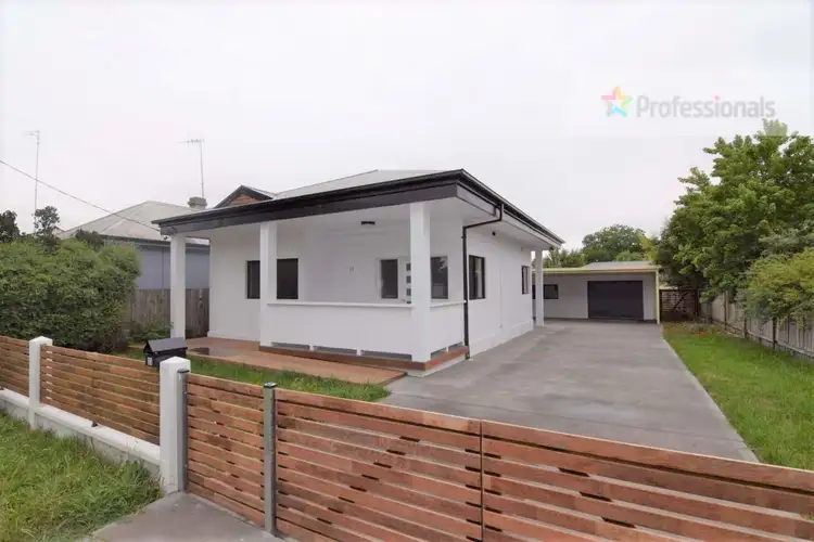 33 Stewart Street, Bathurst NSW 2795