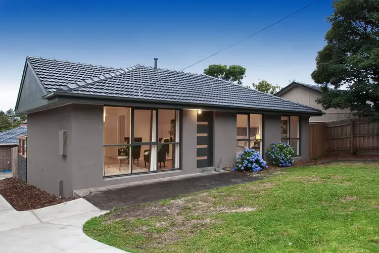 9 Sheldon Avenue, Mooroolbark VIC 3138