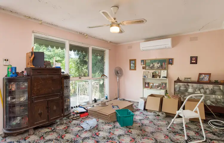 Second view of Homely house listing, 31 Longfellow Avenue, Mooroolbark VIC 3138