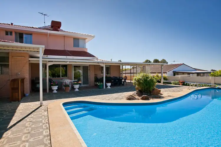 11 SCENIC DRIVE, Maida Vale WA 6057
