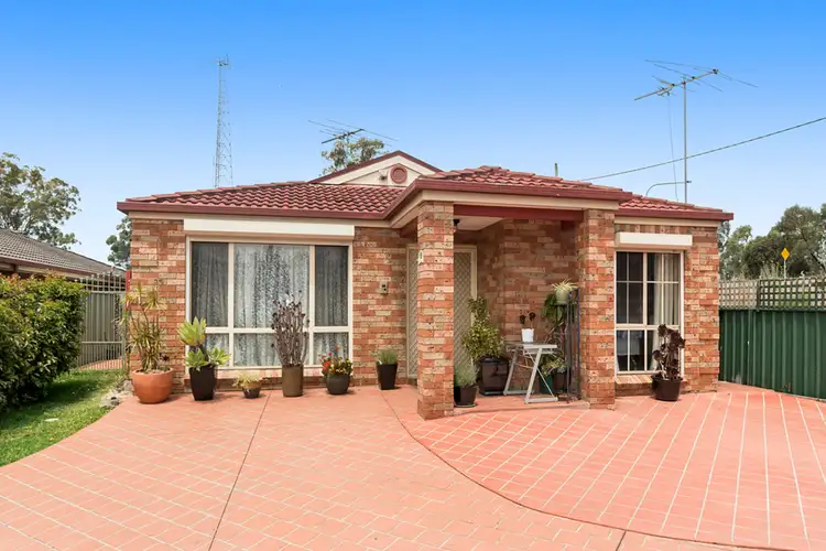 18 Erin Place, Casula NSW 2170