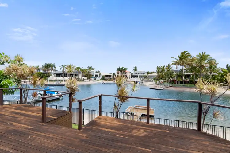 32 Tosti Street, Sorrento QLD 4217