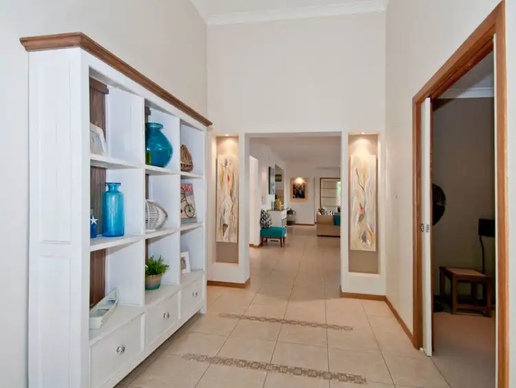 53 Long Island Drive, Windaroo QLD 4207