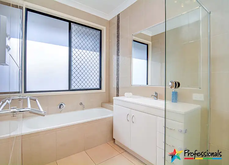 Fourth view of Homely house listing, 8 Dinnigan Crescent, Durack QLD 4077