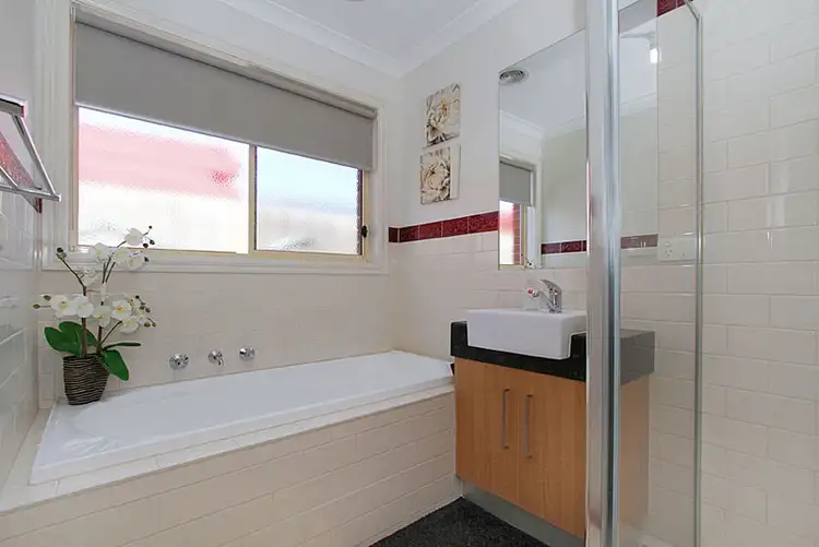 Seventh view of Homely unit listing, 2/9 Sayvel Close, Hillside VIC 3037