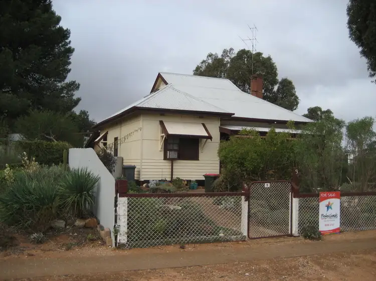 Main view of Homely house listing, 5 Railway Parade, Robertstown SA 5381