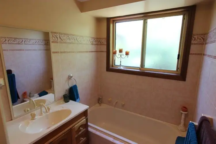 Second view of Homely house listing, 2/6 Liberty Place, Wagga Wagga NSW 2650