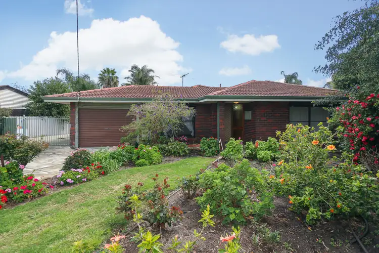 15 Linden Way, Forrestfield WA 6058