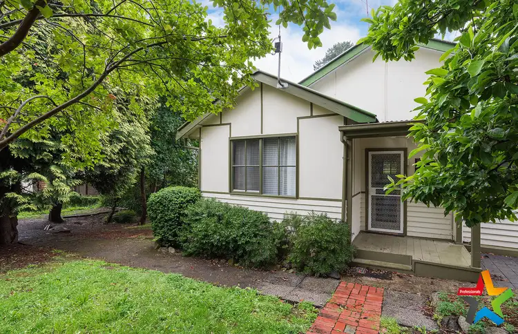 42 Spring Street, Mount Evelyn VIC 3796