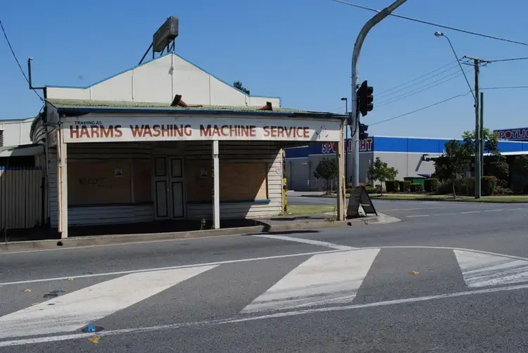 341 Brisbane Road, West Ipswich QLD 4305