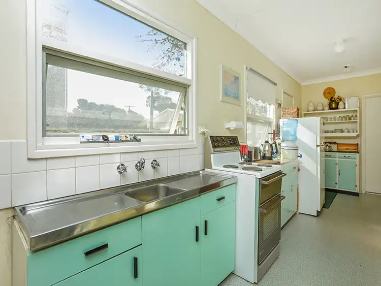 Second view of Homely house listing, 32 Edison Street, Hindmarsh Island SA 5214