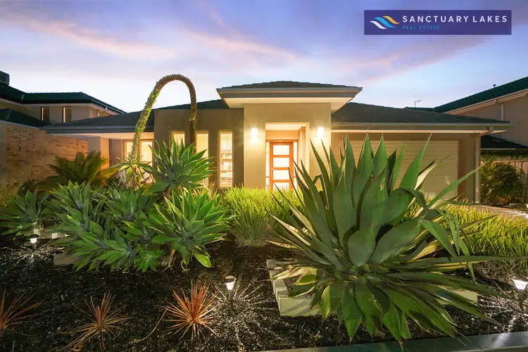 8 Cremorne Street, Sanctuary Lakes VIC 3030