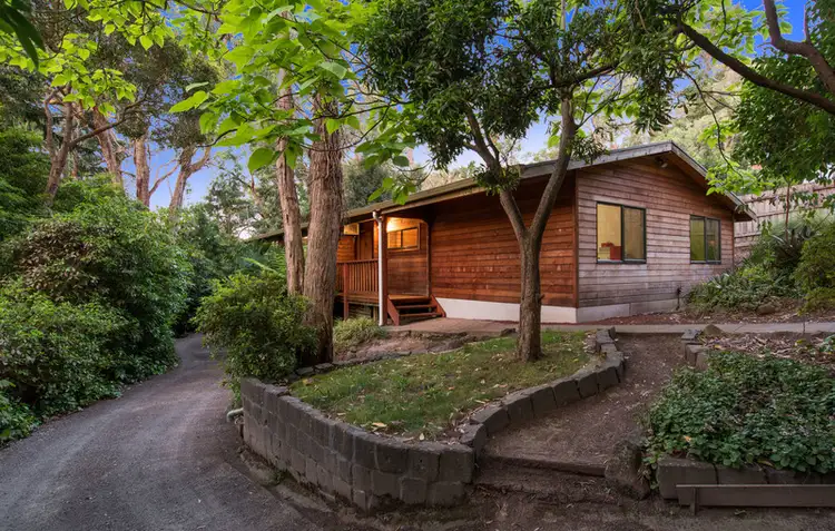 16 Park Road, Montrose VIC 3765