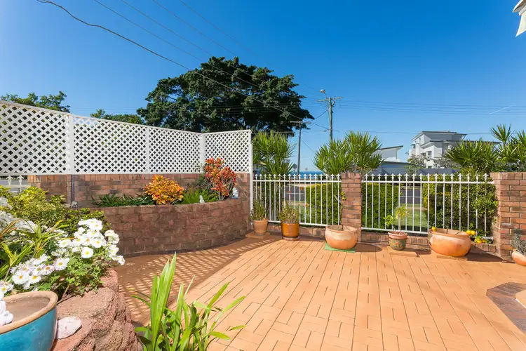 2/49 Prince Edward Parade, Redcliffe QLD 4020