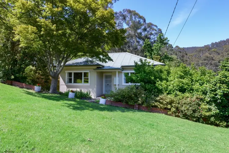 2 Cecil Street, Warburton VIC 3799