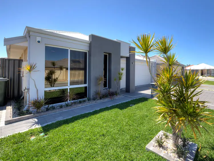 4 Kooya Way, Wattle Grove WA 6107