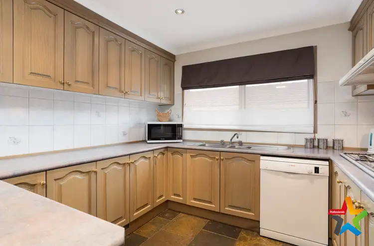 Fifth view of Homely house listing, 6 Blaxland Court, Mooroolbark VIC 3138