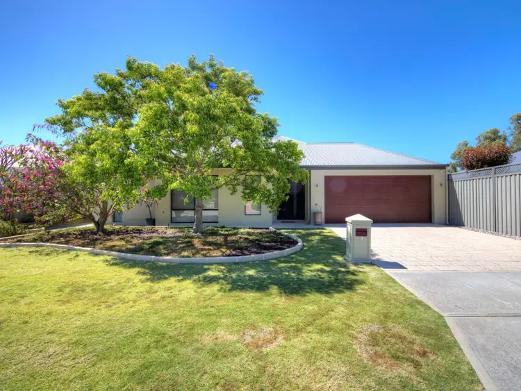 19 Yoondarn Elbow, Wattle Grove WA 6107
