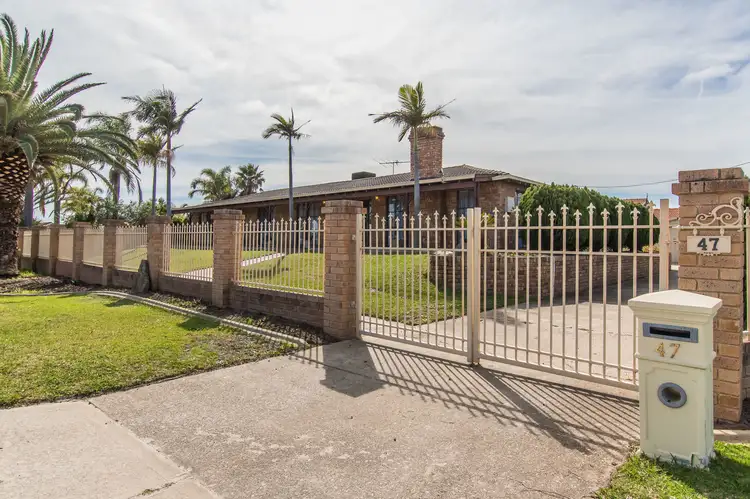 47 Reynolds Road, Forrestfield WA 6058