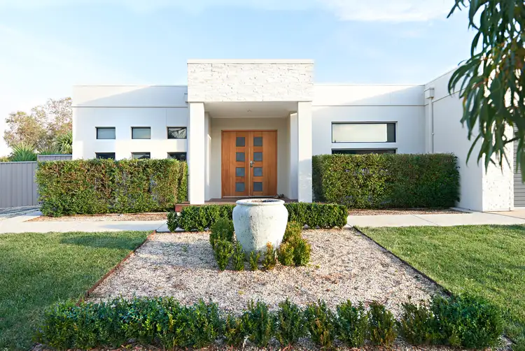 16 Dartmouth Court, Kialla VIC 3631