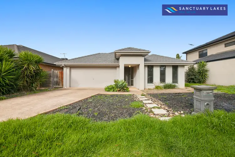 28 Bayside Drive, Sanctuary Lakes VIC 3030