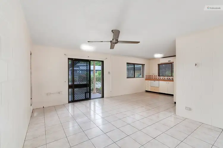 1/16 Girralong Street, Woree QLD 4868