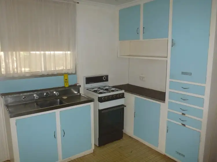 Second view of Homely house listing, 5 Vine Court, Ouyen VIC 3490