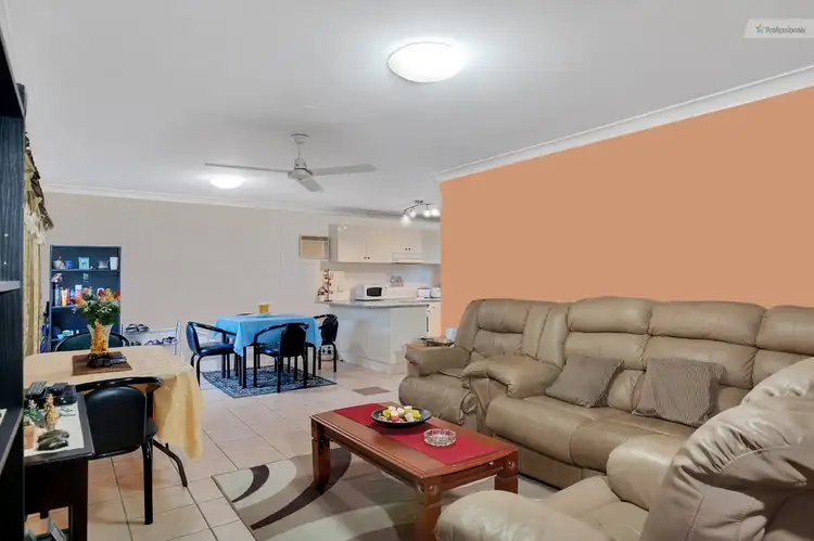 Second view of Homely house listing, 2/27 HOLLYWOOD Boulevard, White Rock QLD 4868